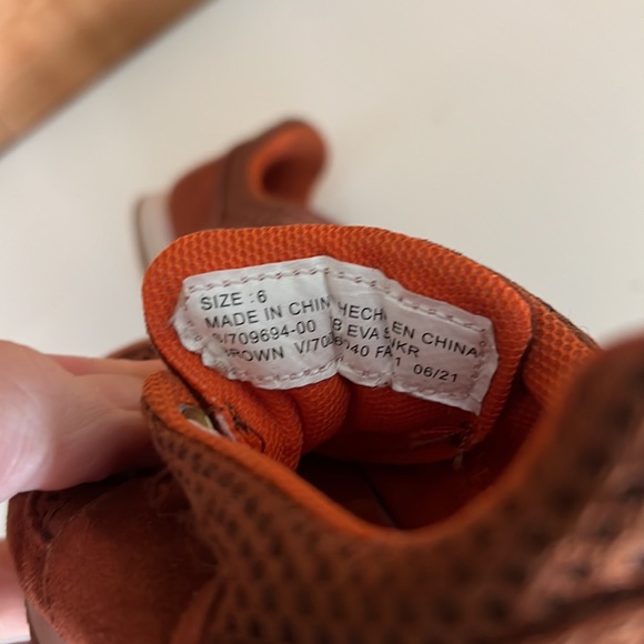 Baby Gap Pull-On Toddler Sneakers, Unisex, Rust, size 6 - Picture 6 of 6